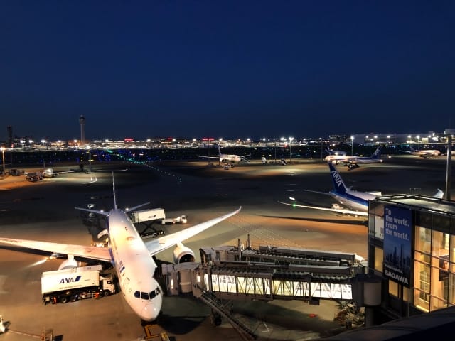 haneda Airplane night